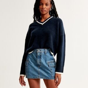 Abercrombie & Fitch Navy V-Neck Sweater